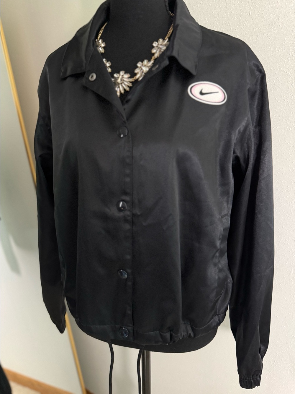Nike Floral Logo Satin Coaches Jacket Black Cropped Windbreaker Small NWOT - Picture 8 of 8